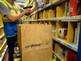 Sac papier amazon prime now dans un entrepôt