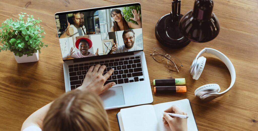 Quel équipement pour le télétravail choisir pour ses employés ? | RAJA